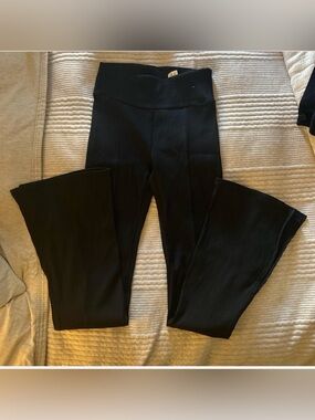 Forever 21 NWOT Black flare rib  leggings with side split  #leggings#flares